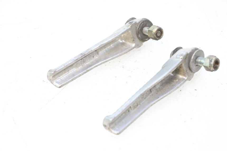 photo de PAIRE CALE PIED ARRIERE PEUGEOT TREKKER 50 (1995 - 2004) - Autre angle de vue