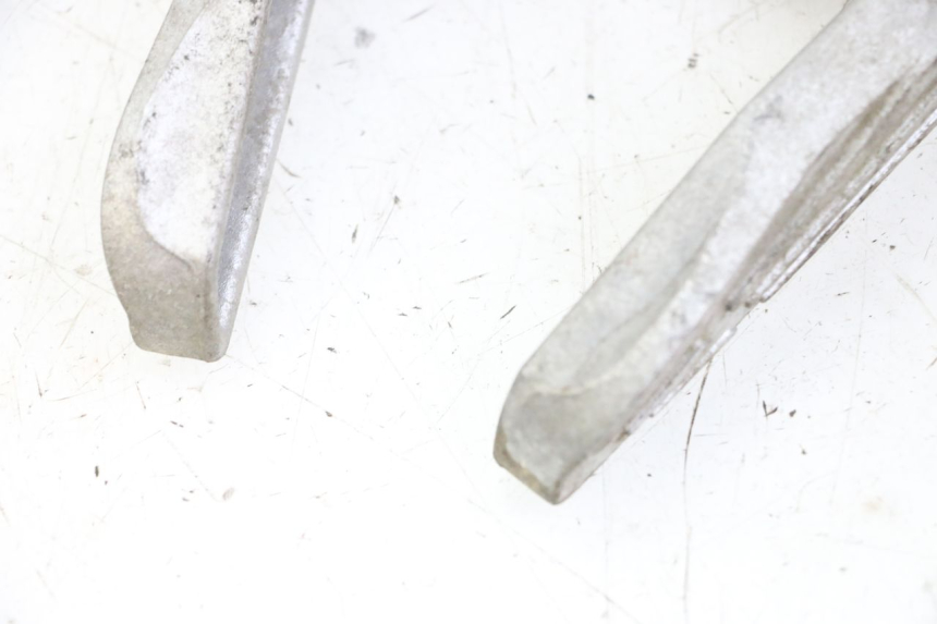 photo de PAIRE CALE PIED ARRIERE PEUGEOT TWEET 4T 50 (2014 - 2019)