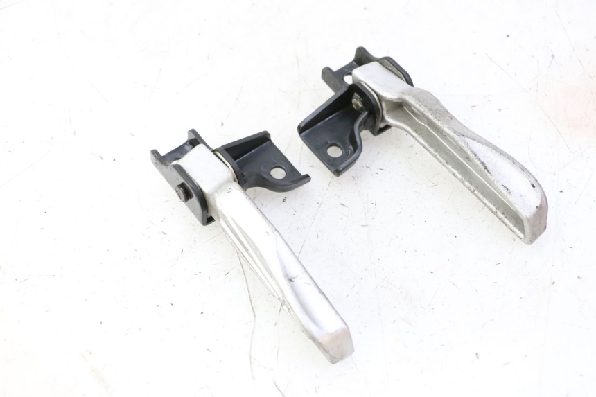 photo de PAIRE CALE PIED ARRIERE PEUGEOT TWEET PRO CARGO 50 (2018 - 2020)