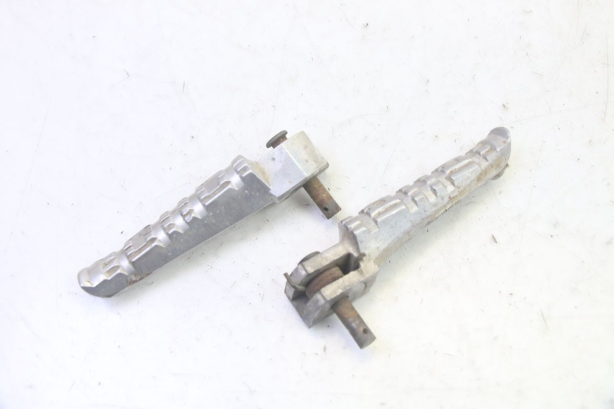 photo de PAIRE CALE PIED ARRIERE YAMAHA TZR 50 (2008 - 2016) - Vue principale