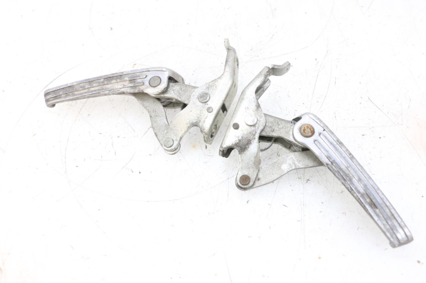 photo de PAIRE CALE PIED ARRIERE PIAGGIO VESPA GTS SUPER IE 125 (2009 - 2016) - Vue principale