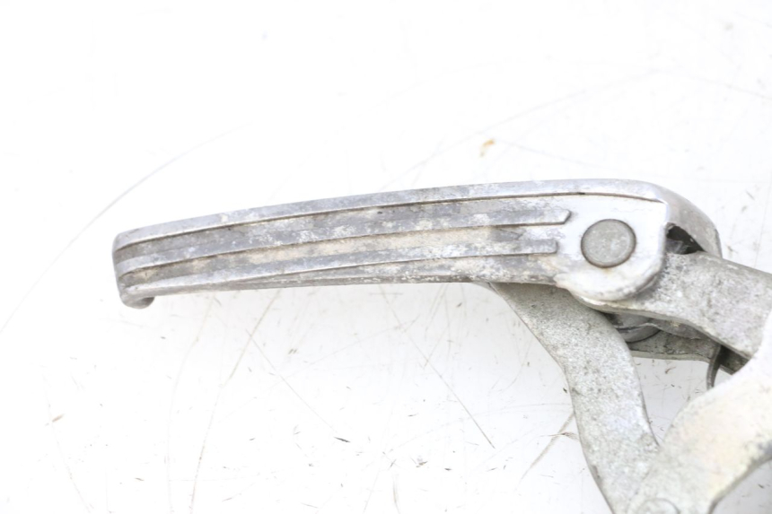 photo de PAIRE CALE PIED ARRIERE PIAGGIO VESPA GTS SUPER IE 125 (2009 - 2016) - Photo complémentaire