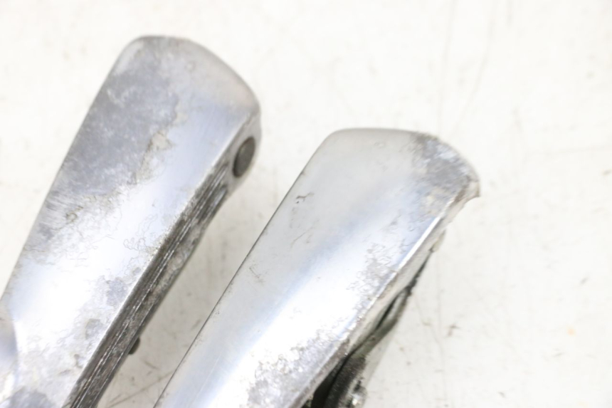 photo de PAIRE CALE PIED ARRIERE PIAGGIO VESPA GTS SUPER IE 125 (2009 - 2016) - Vue d’ensemble