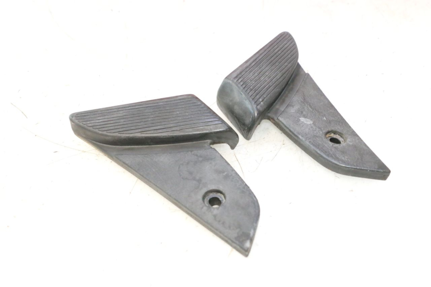photo de PAIRE CALE PIED ARRIERE PIAGGIO VESPA S 2T 50 (2007 - 2014) - Zoom état d’usage