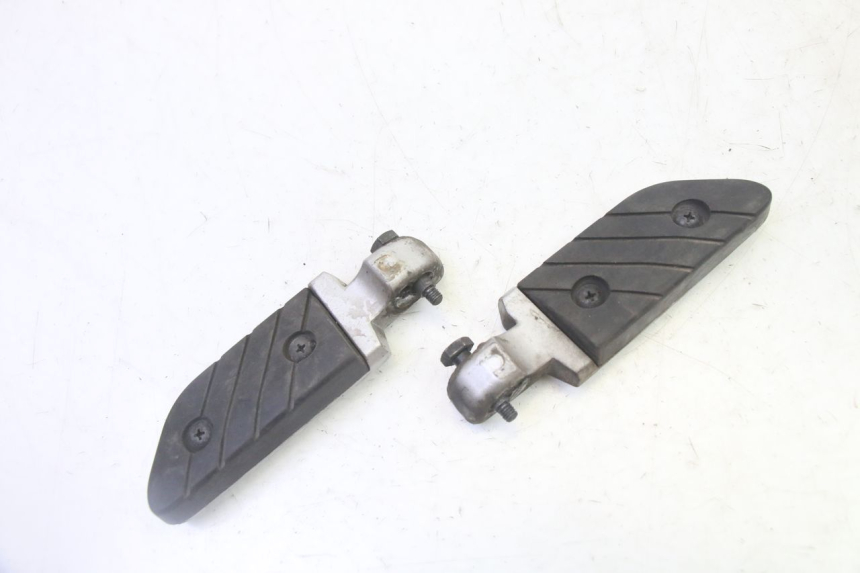 photo de PAIRE CALE PIED ARRIERE YAMAHA X-CITY XCITY 125 (2007 - 2008)