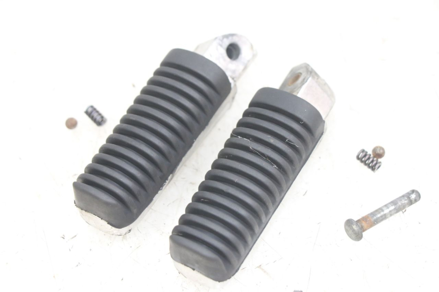 photo de PAIRE CALE PIED ARRIERE YAMAHA X-MAX XMAX 250 (2006 - 2009)