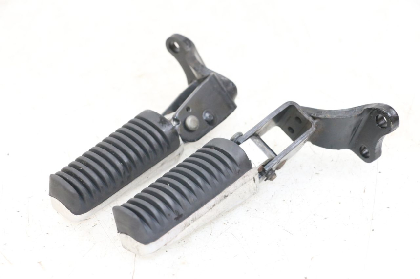 photo de PAIRE CALE PIED ARRIERE YAMAHA X-MAX XMAX 250 (2006 - 2009)
