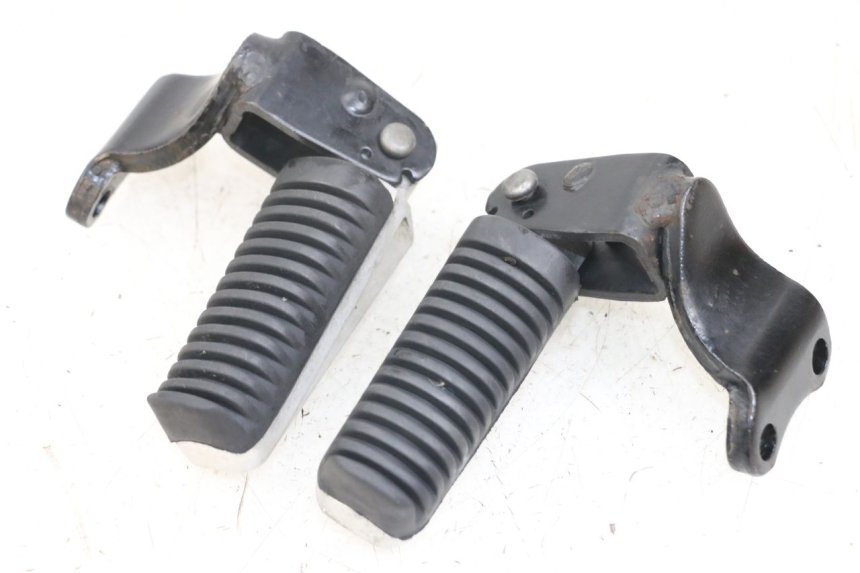 photo de PAIRE CALE PIED ARRIERE YAMAHA X-MAX XMAX 250 (2006 - 2009)