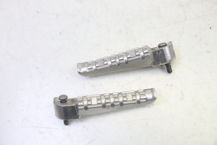 photo de PAIRE CALE PIED ARRIERE YAMAHA X-MAX XMAX 125 (2010 - 2014) - Vue principale