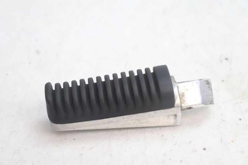 photo de PAIRE CALE PIED ARRIERE YAMAHA XMAX X-MAX 125 (2006 - 2009) - Détail de la pièce