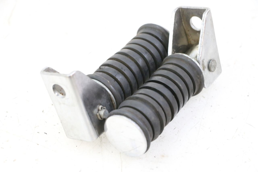 photo de PAIRE CALE PIED ARRIERE YAMAHA XV VIRAGO 535 (1988 - 2004) - Détail de la pièce