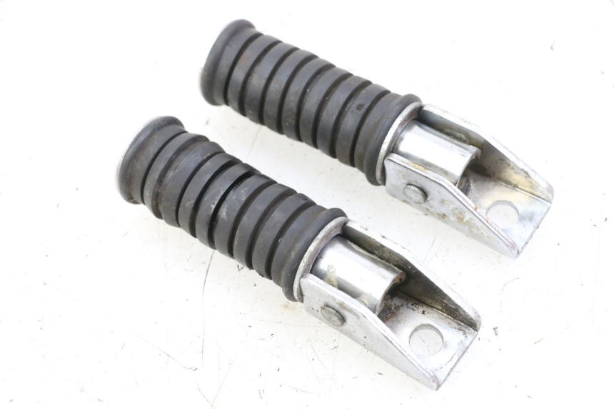 photo de PAIRE CALE PIED ARRIERE YAMAHA XV VIRAGO 535 (1988 - 2004) - Gros plan technique