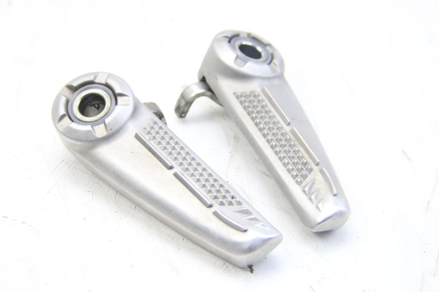 photo de PAIRE CALE PIED ARRIERE YAMAHA HW XENTER 125 (2011 - 2017)