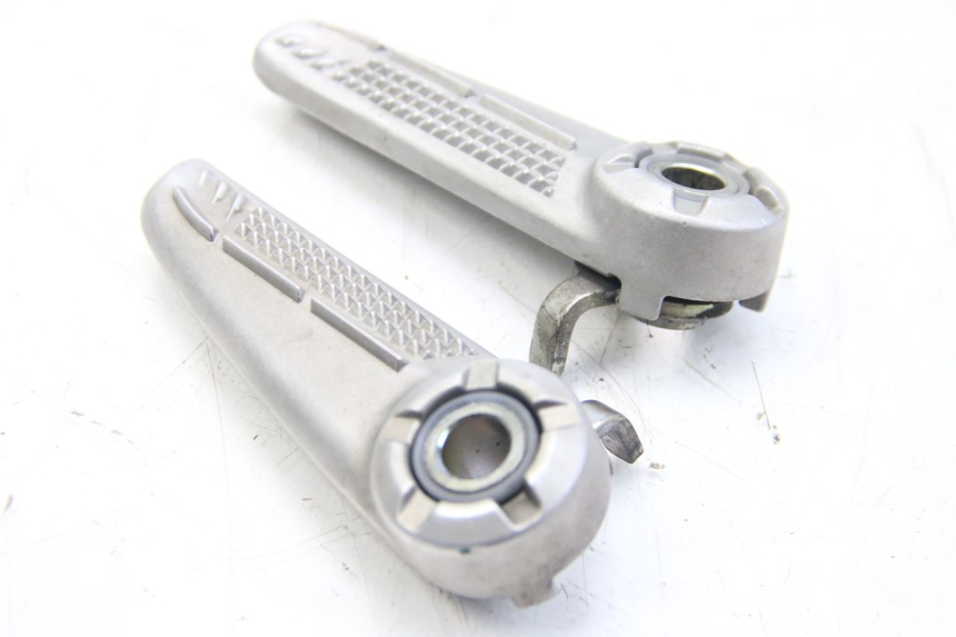 photo de PAIRE CALE PIED ARRIERE YAMAHA HW XENTER 125 (2011 - 2017)