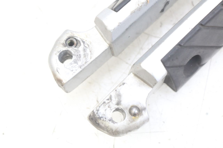photo de PAIRE CALE PIED ARRIERE YAMAHA X-CITY XCITY 125 (2007 - 2008)