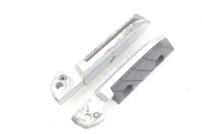 photo de PAIRE CALE PIED ARRIERE YAMAHA X-CITY XCITY 125 (2007 - 2008)