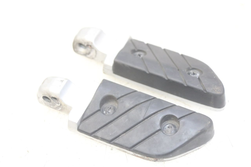 photo de PAIRE CALE PIED ARRIERE YAMAHA X-CITY XCITY 125 (2007 - 2008)