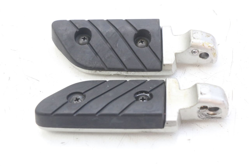 photo de PAIRE CALE PIED ARRIERE YAMAHA X-CITY XCITY 125 (2007 - 2008)