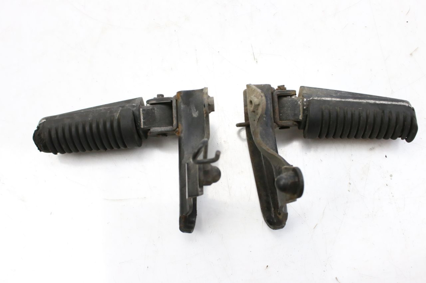 photo de PAIRE CALE PIED ARRIERE YAMAHA XP T-MAX TMAX ABS 500 (2004 - 2007)