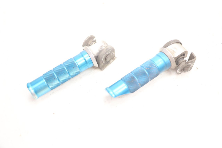 photo de PAIRE CALE PIED ARRIERE KAWASAKI ZX-6R ZX6R 600 (1995 - 1997) - Autre angle de vue