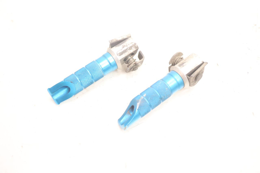 photo de PAIRE CALE PIED ARRIERE KAWASAKI ZX-6R ZX6R 600 (1995 - 1997) - Points de fixation