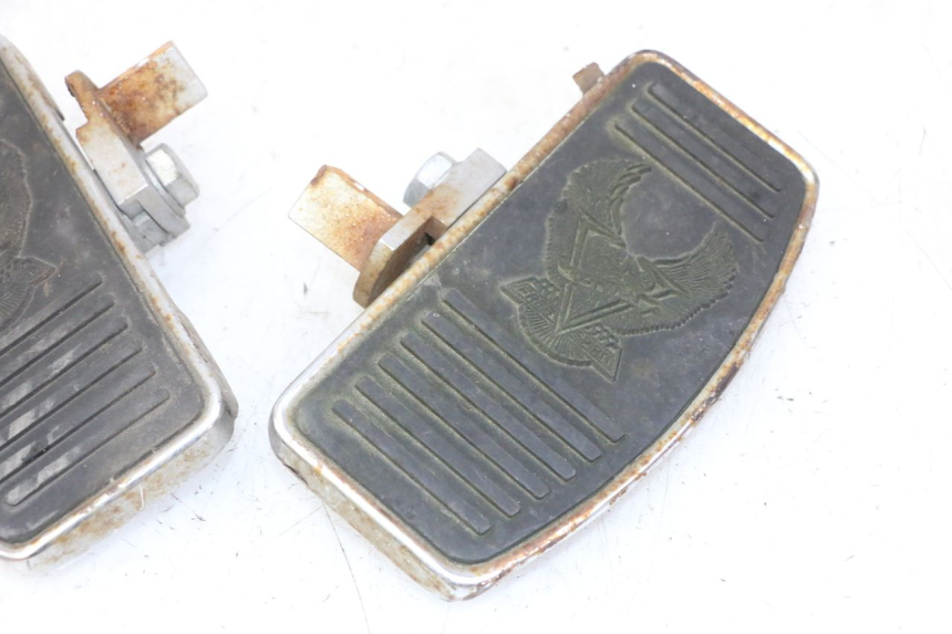 photo de PAIRE CALE PIED AVANT HYOSUNG GV AQUILA 125 (2000 - 2004)