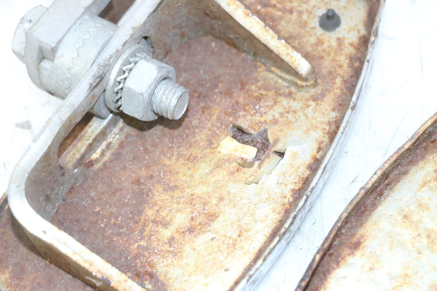 photo de PAIRE CALE PIED AVANT HYOSUNG GV AQUILA 125 (2000 - 2004)