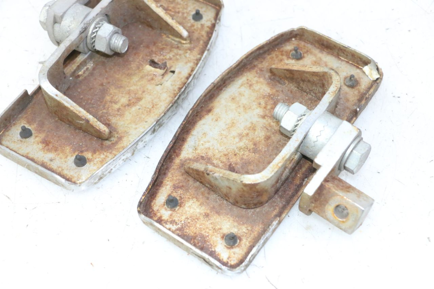 photo de PAIRE CALE PIED AVANT HYOSUNG GV AQUILA 125 (2000 - 2004)