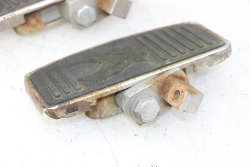 photo de PAIRE CALE PIED AVANT HYOSUNG GV AQUILA 125 (2000 - 2004)