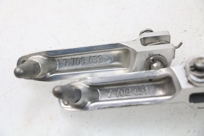 photo de PAIRE CALE PIED AVANT BMW S RR ABS S1000RR 1000 (2009 - 2011)