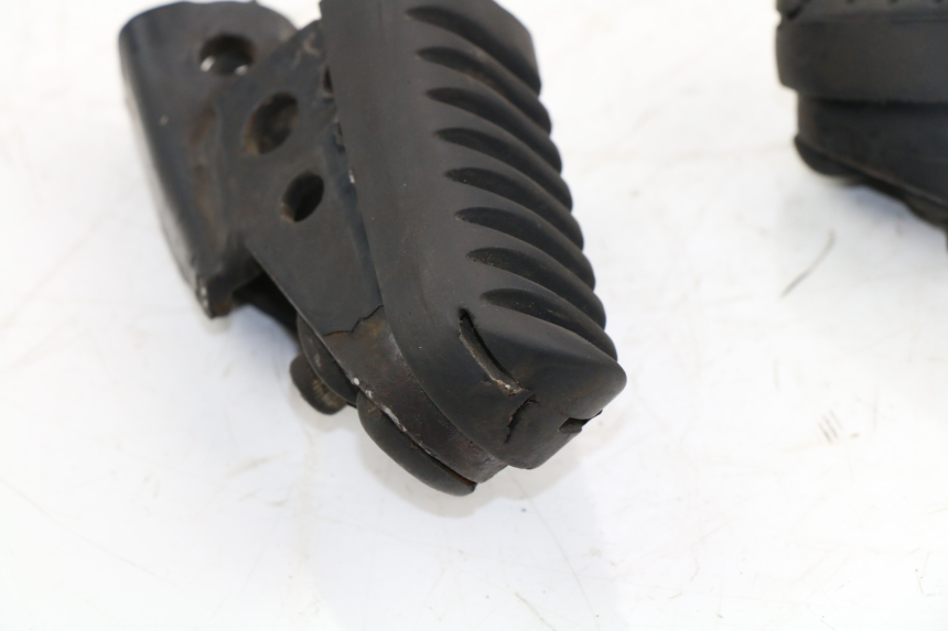 photo de PAIRE CALE PIED AVANT HONDA CLR CITYFLY 125 (1998 - 2003)