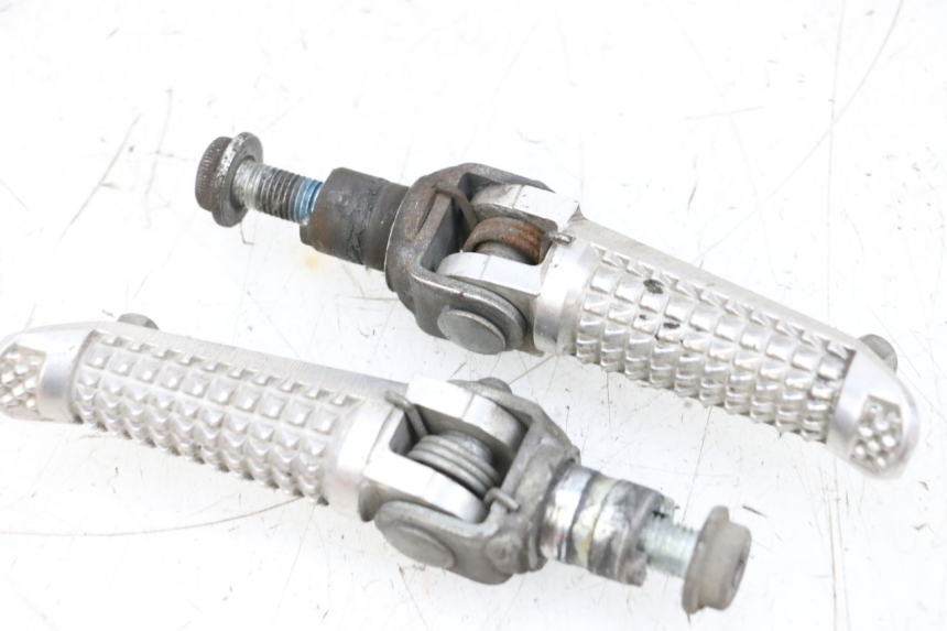 photo de PAIRE CALE PIED AVANT SUZUKI GSXR GSX-R 1000 (2003 - 2004) - Vue d’ensemble