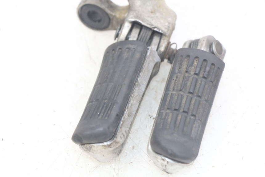 photo de PAIRE CALE PIED AVANT HONDA CBR F SC25 1000 (1989 - 1992)
