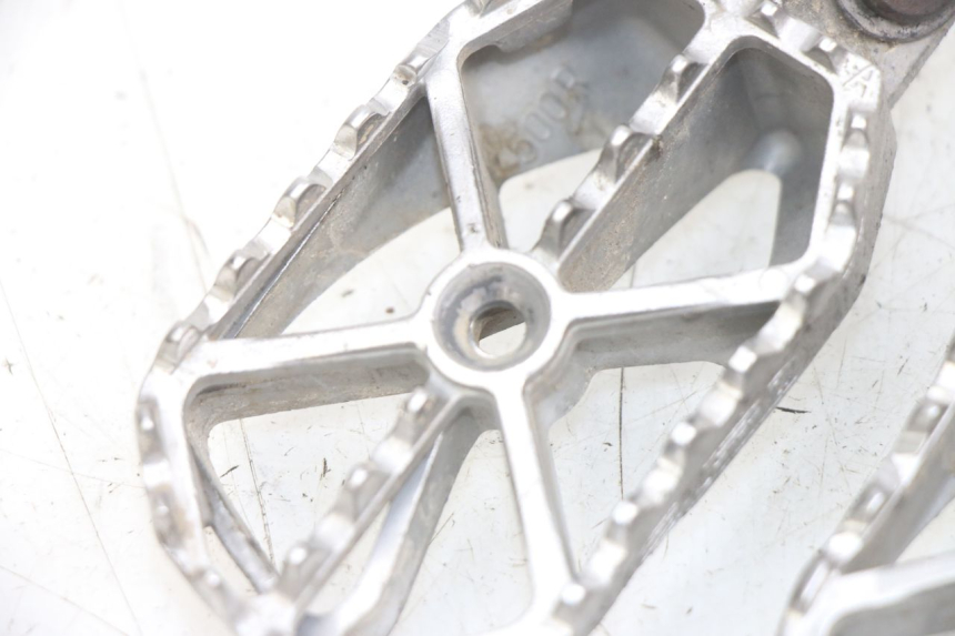 photo de PAIRE CALE PIED AVANT KAWASAKI KXF KX-F 250 (2012 - 2014)