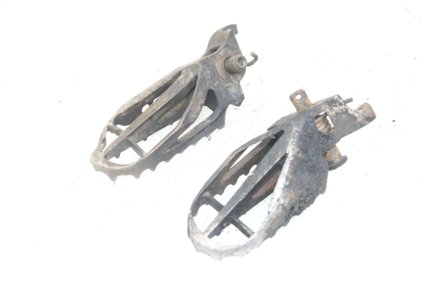 photo de PAIRE CALE PIED AVANT KAWASAKI KX F KXF 450 (2009 - 2011)