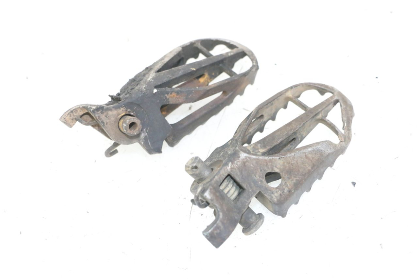 photo de PAIRE CALE PIED AVANT KAWASAKI KX F KXF 450 (2009 - 2011)