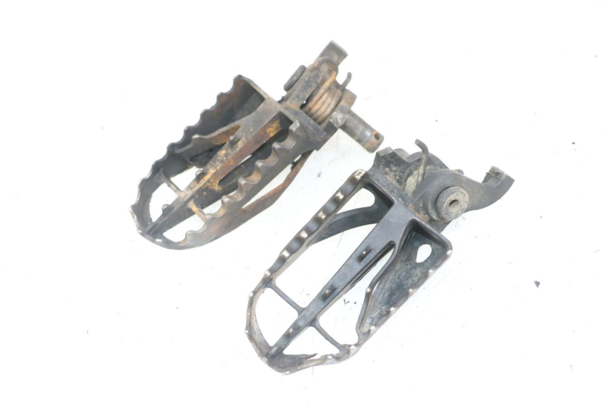 photo de PAIRE CALE PIED AVANT KAWASAKI KX F KXF 450 (2009 - 2011)
