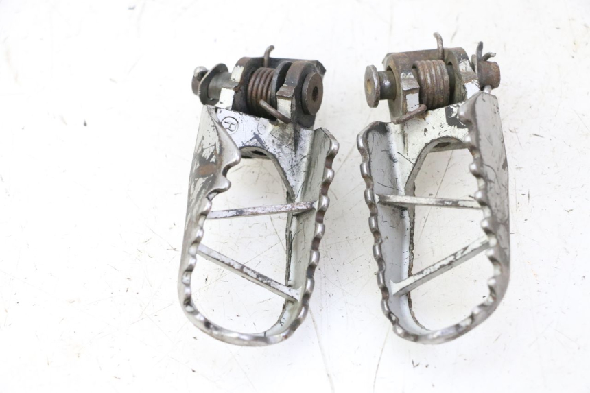 photo de PAIRE CALE PIED AVANT KAWASAKI KX 85 (2014 - 2021)