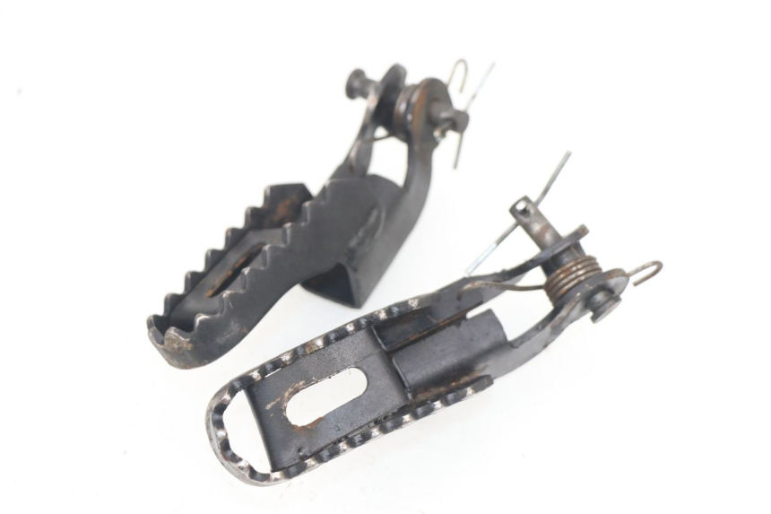 photo de PAIRE CALE PIED AVANT KXD DIRT BIKE 607 125 (2014 - 2020)