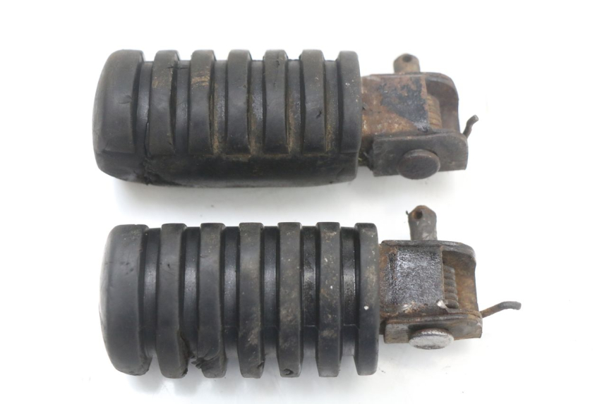 photo de PAIRE CALE PIED AVANT YAMAHA PW 80 (1983 - 2014)