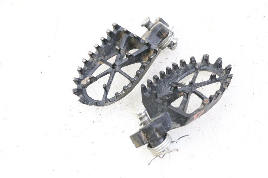 photo de PAIRE CALE PIED AVANT APOLLO RFZ 125