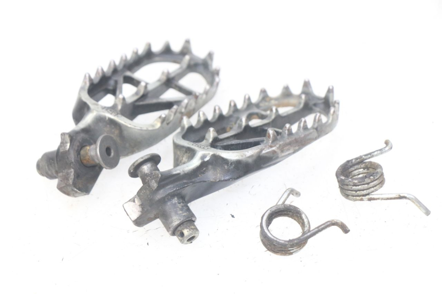 photo de PAIRE CALE PIED AVANT SUZUKI RM-Z RMZ 250 (2010 - 2016) - Autre angle de vue