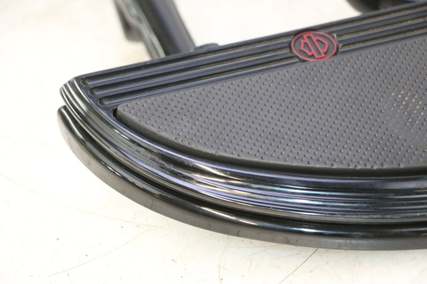 photo de PAIRE CALE PIED AVANT HARLEY DAVIDSON ROAD GLIDE FLTRXSE 1920 (2018 - 2022) - Focus structure