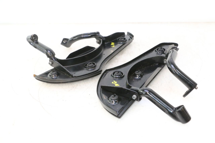 photo de PAIRE CALE PIED AVANT HARLEY DAVIDSON ROAD GLIDE FLTRXSE 1920 (2018 - 2022) - Gros plan technique