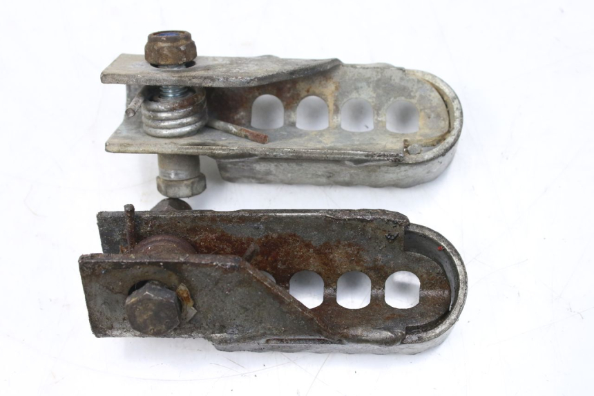 photo de PAIRE CALE PIED AVANT GILERA SMT SUPERMOTARD 50 (2009 - 2017)