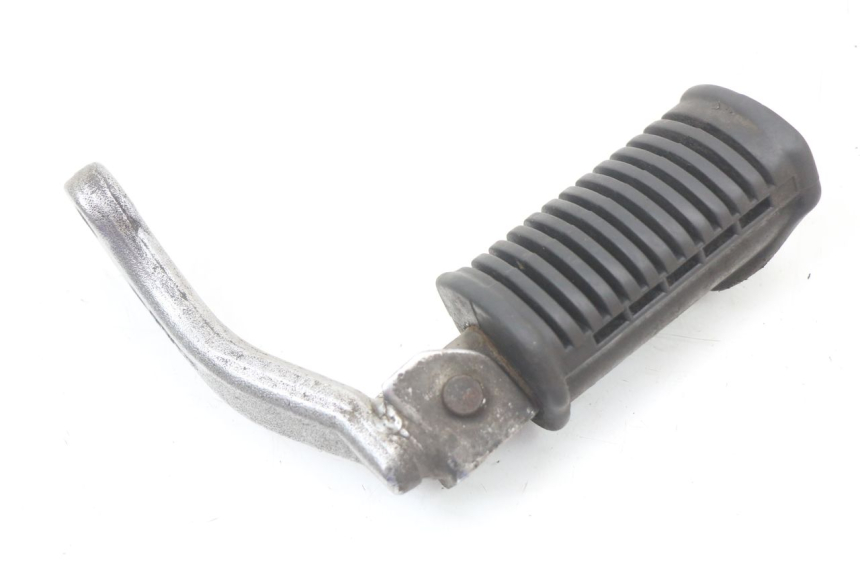 photo de PAIRE CALE PIED AVANT SUZUKI GN 125 (1997 - 2000)