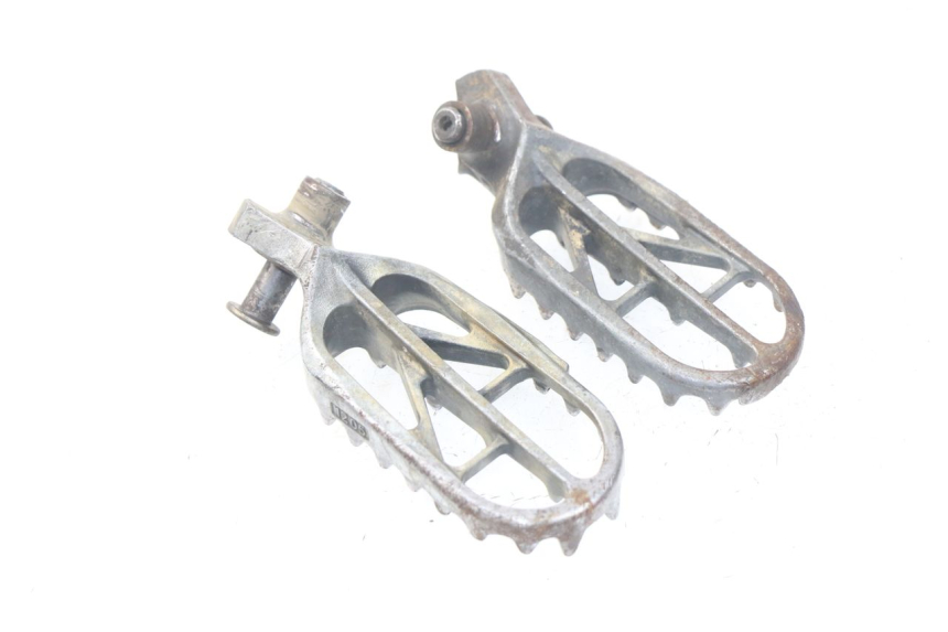 photo de PAIRE CALE PIED AVANT SUZUKI RMZ RM-Z 450 (2008 - 2011)