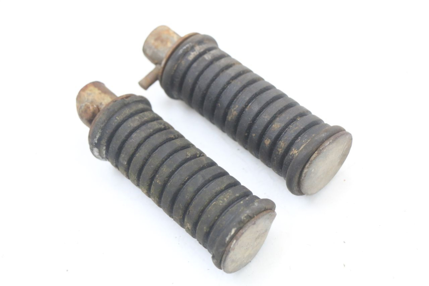 photo de PAIRE CALE PIED AVANT SUZUKI TS X 80 (1984 - 1988)