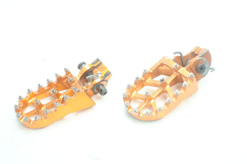 photo de PAIRE CALE PIED AVANT KTM SX 85 (2018 - 2024) - Autre angle de vue