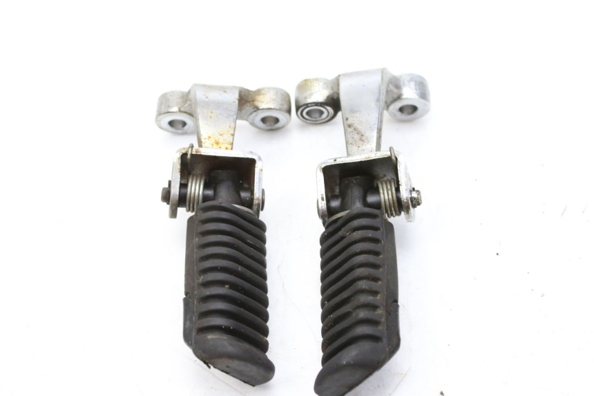 photo de PAIRE CALE PIED AVANT SYM HUSKY 125 (1999 - 2005)